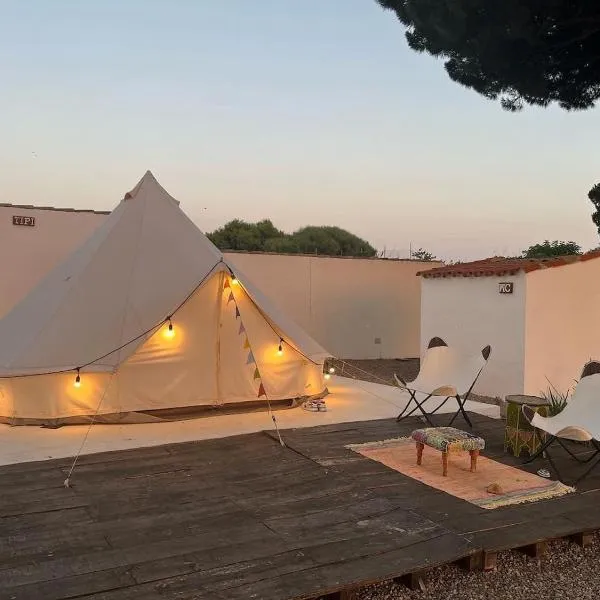 CÁDIZ -TIPI en Chiclana de la frontera, España，位于加的斯的酒店