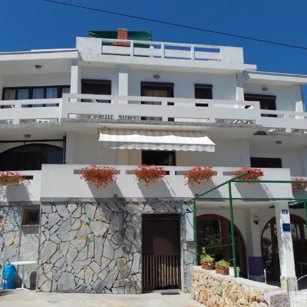 Apartment Batomalj，位于巴斯卡的酒店