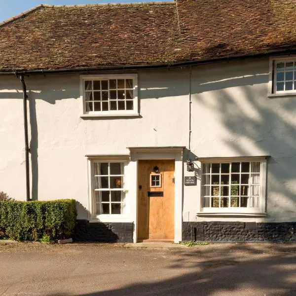 Miller Cottage a luxury 1550's cottage in the Historic centre of Saffron Walden，位于布洛克斯泰德的酒店