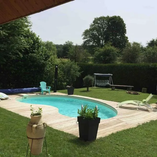 Esterel Espace privé dans propriété avec accès piscine，位于La Malachère的酒店