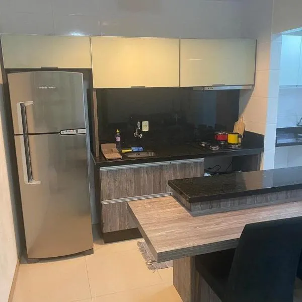 RCM Vilas - Loft mobiliado no Glória，位于约恩维利的酒店