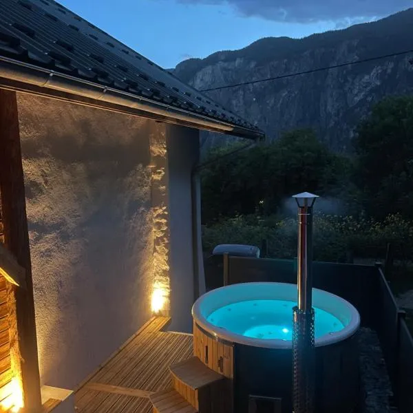 Le Cristal SPA Montvernier，位于Saint-Martin-sur-le-Chambre的酒店