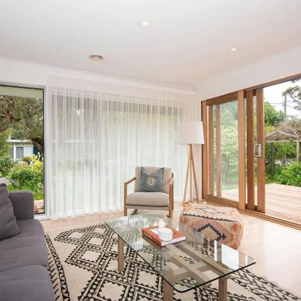 Tasman Serenity in Somers Walk to the beach，位于Somers的酒店