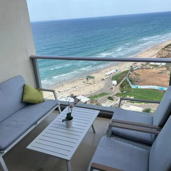 Luxury Sea View Apartment，位于卡法萨巴的酒店