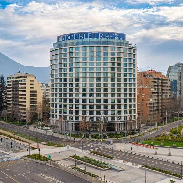 DoubleTree by Hilton Santiago Kennedy, Chile，位于Lo Barnechea的酒店