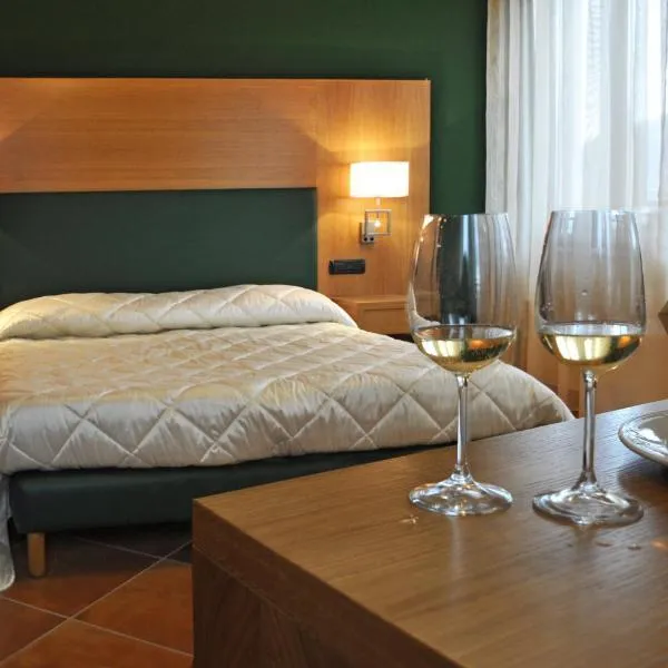 Mingone Hotel Ristorante，位于Colle Mastroianni的酒店