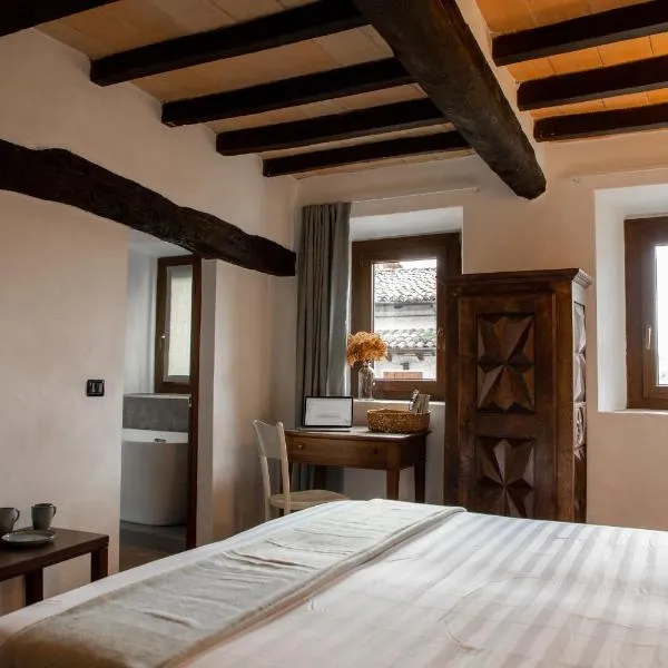 Dimidium，位于Canossa的酒店