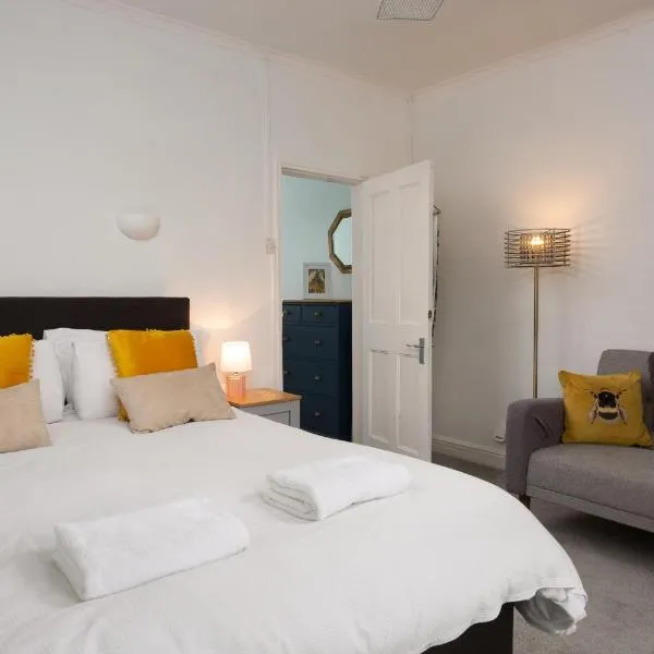 Lovely city town house with free parking sleeps 2 to 6 guests，位于约克的酒店