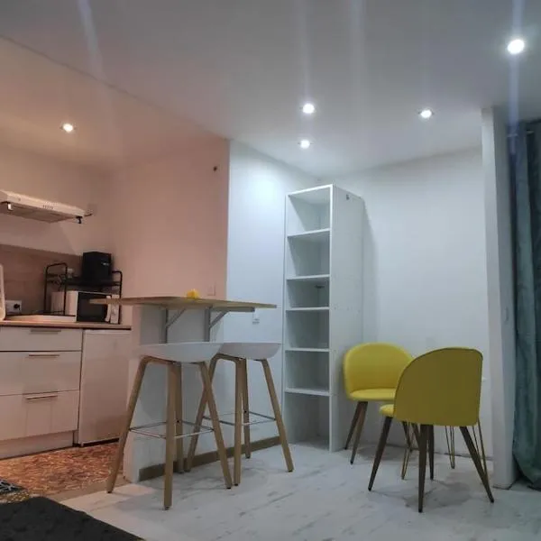 Studio Indépendant dans Maison de Village，位于Alignan-du-Vent的酒店