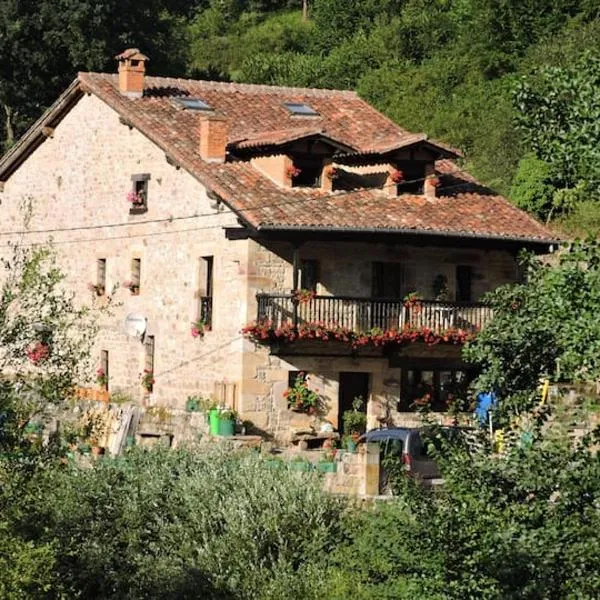 Casa rural La Bárcena Saja，位于Correpoco的酒店