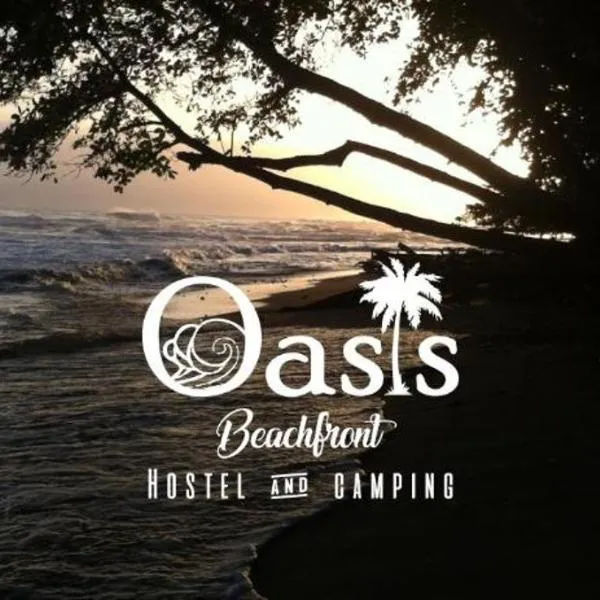 Oasis Beachfront Hostel，位于利蒙港的酒店