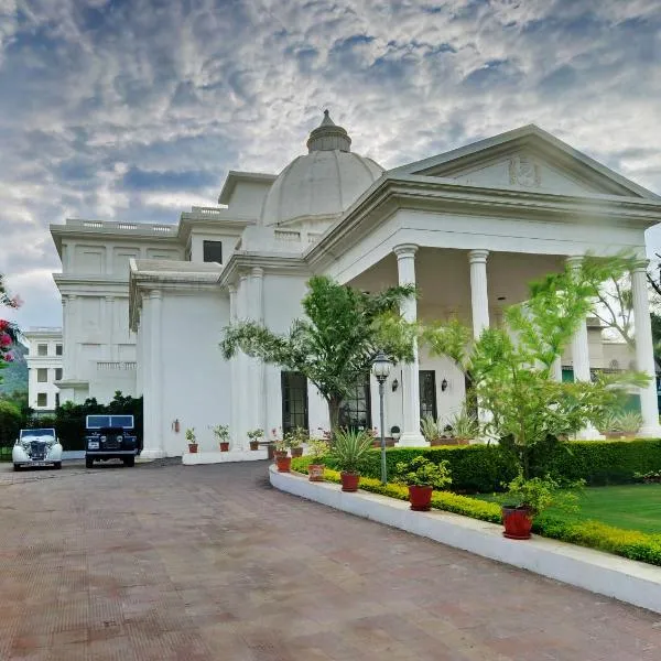 本迪哈多蒂宫殿酒店，位于Hindoli的酒店