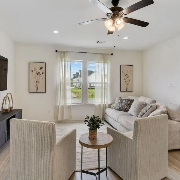 Stunning Townhouse by LSU，位于巴吞鲁日的酒店
