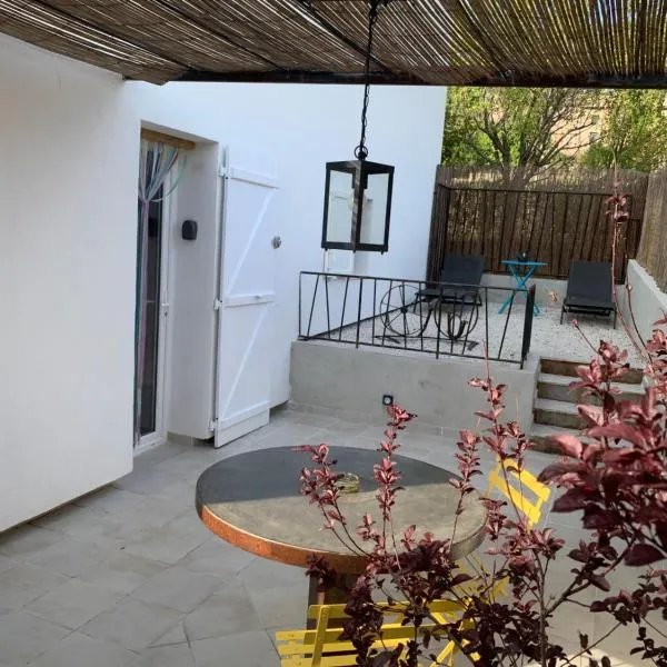 Appartement au calme et belle terrasse，位于Ubraye的酒店