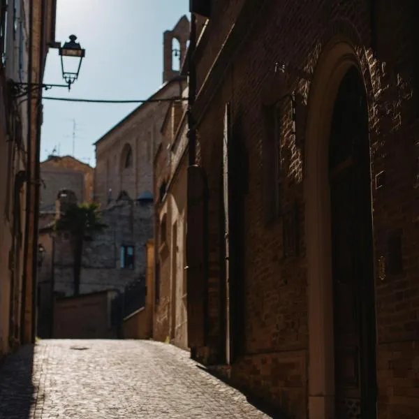 Hotel Oviv dimora del borgo，位于阿夸维瓦皮切纳的酒店