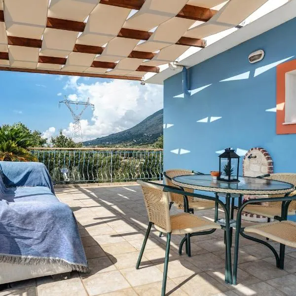 Efrosyni apartment，位于Markópoulon的酒店