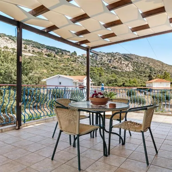 Spyros apartment，位于Markópoulon的酒店