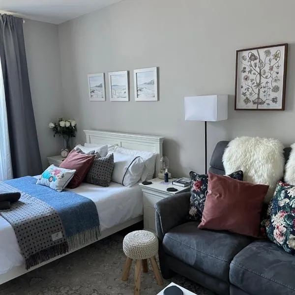 Small Cosy Studio Flat Near the Sea, Central Oban，位于泰努尔特的酒店