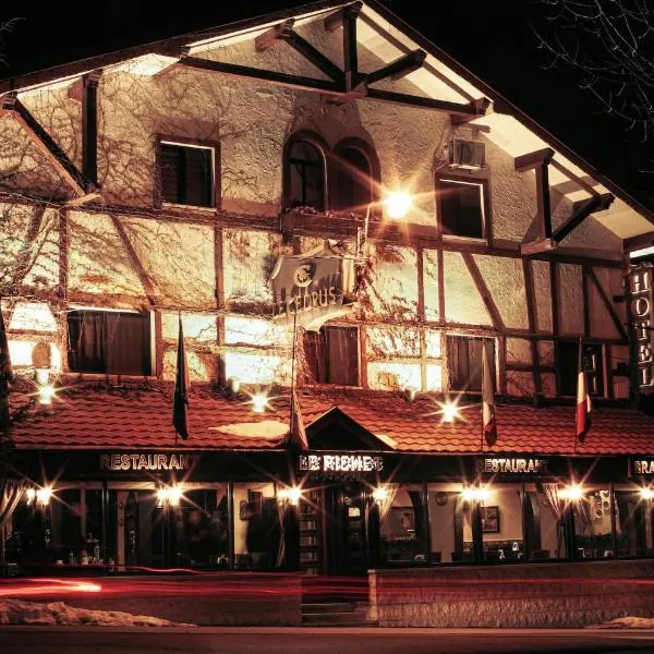 Le Cedrus Hotel，位于Miziâra的酒店