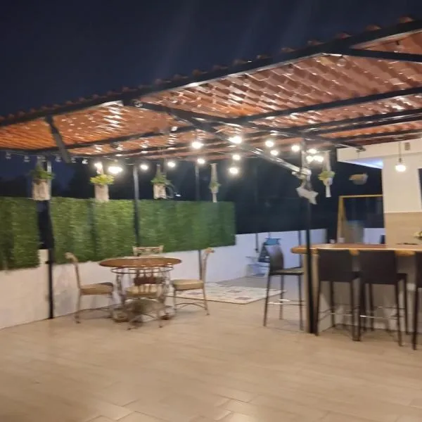 Terraza en centro de la ciudad，位于马德罗城的酒店