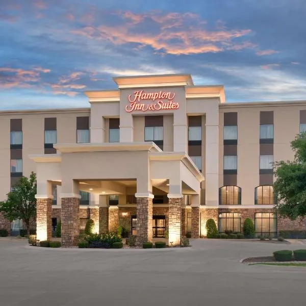 Hampton Inn & Suites Ft Worth-Burleson，位于Crowley的酒店