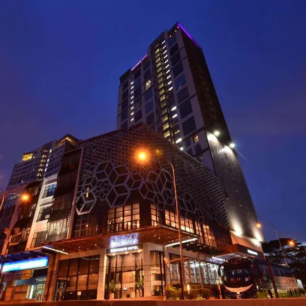 雪兰莪概观美居酒店，位于Kanching的酒店