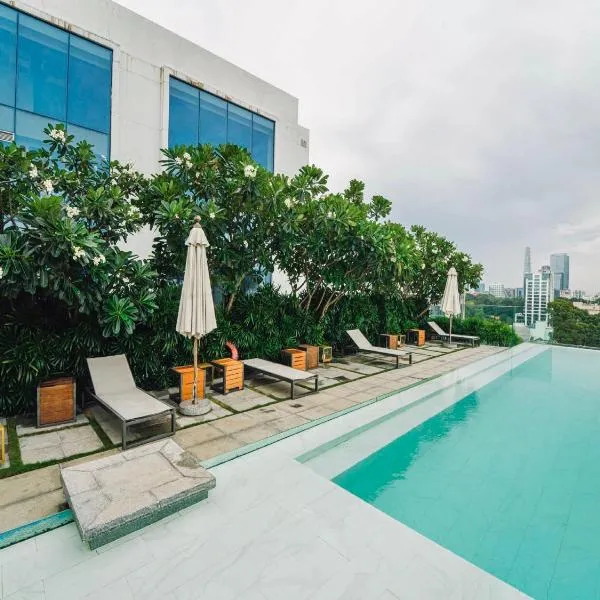 Serenity Saigon Sky Villas - Free One Way Airport Shuttle，位于胡志明市的酒店