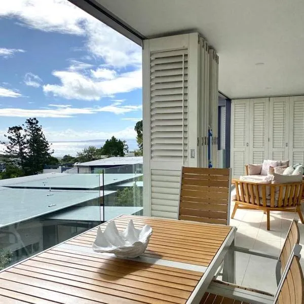 Deluxe Noosa Penthouse with 5-Star Views，位于努萨角的酒店