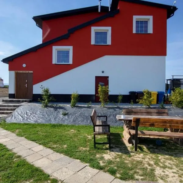 Apartamenty Czerwona Stodoła，位于克沃兹科的酒店