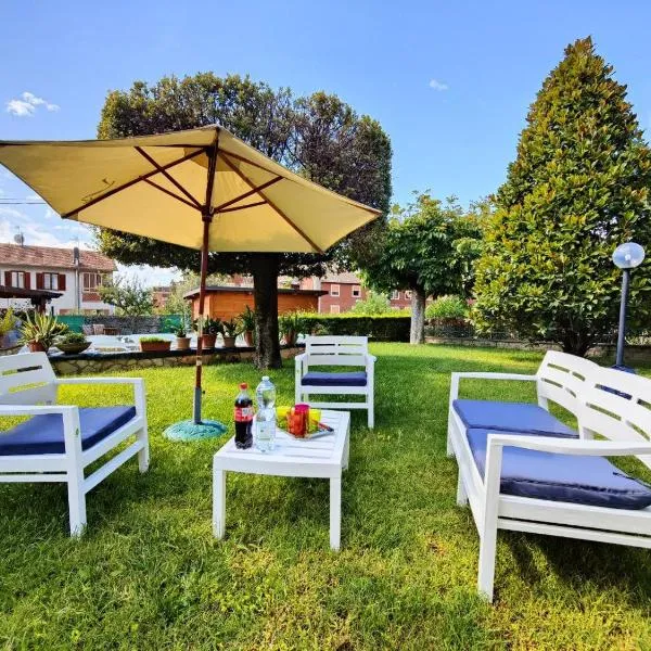 Villetta "Il Capriolo" con PISCINA, Giardino e Barbecue，位于特尔尼的酒店