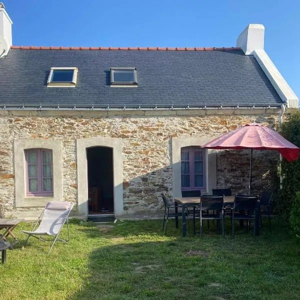 Charmante maison en pierre avec jardin à Bangor, à 1500 m de la plage de Vazen - FR-1-418-157，位于班戈的酒店