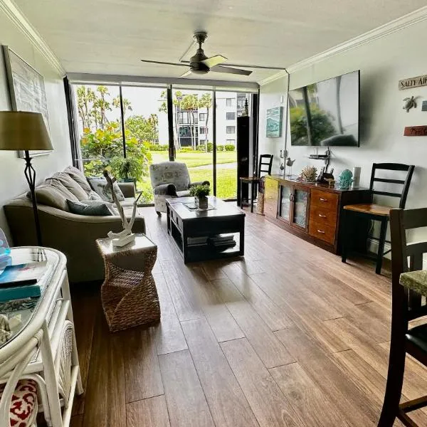 Excellent beach front community, golf course, tennis, sunny weather year round!，位于皮尔斯堡的酒店