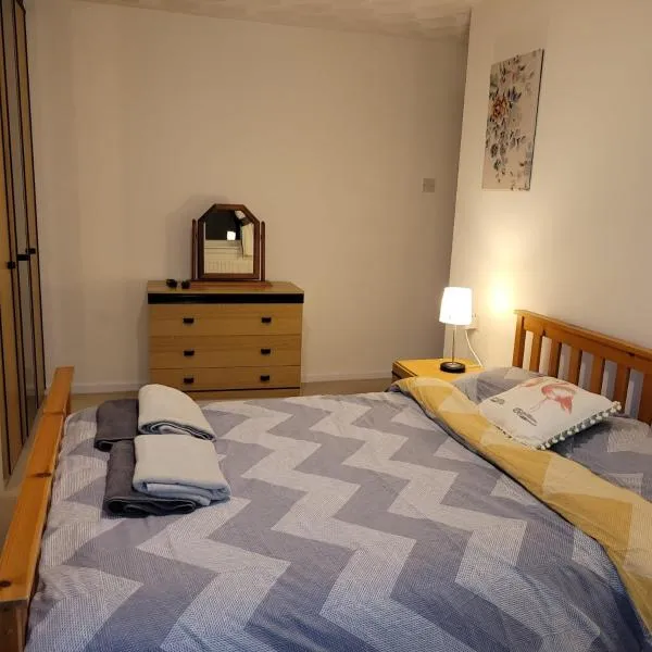 EEJs Cozy 2-Bedroom Apartment in Nailsea，位于Nailsea的酒店