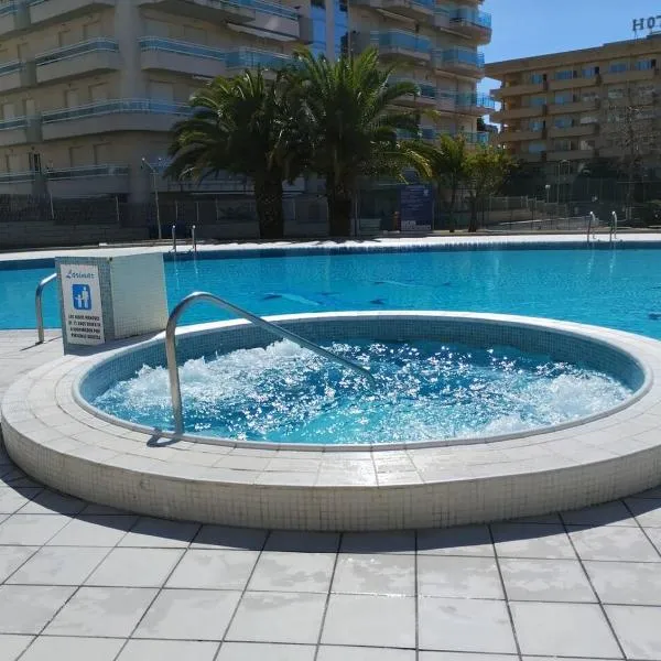 Apartamentos CH3 parking incluido，位于萨洛的酒店