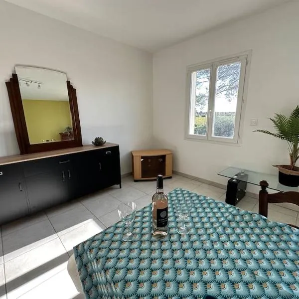 La maison lumineuse de Bernis，位于Bernis的酒店