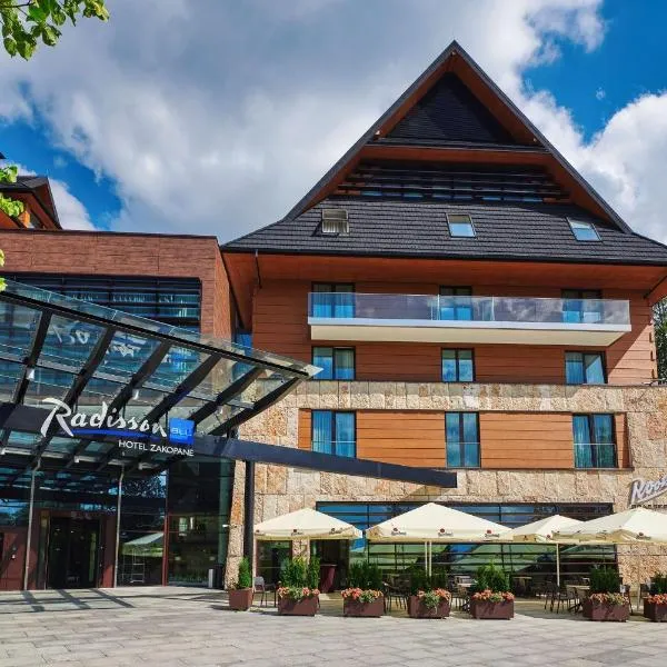 Radisson Blu Hotel & Residences，位于Dzianisz的酒店