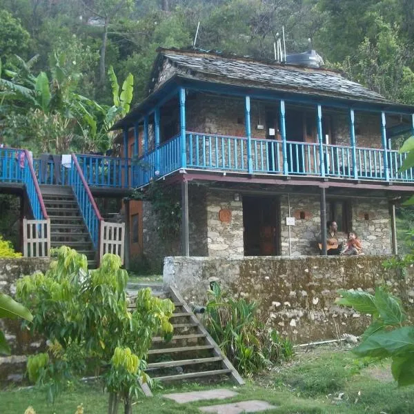 Shivanandi River Lodge，位于Chutwāpīpal的酒店