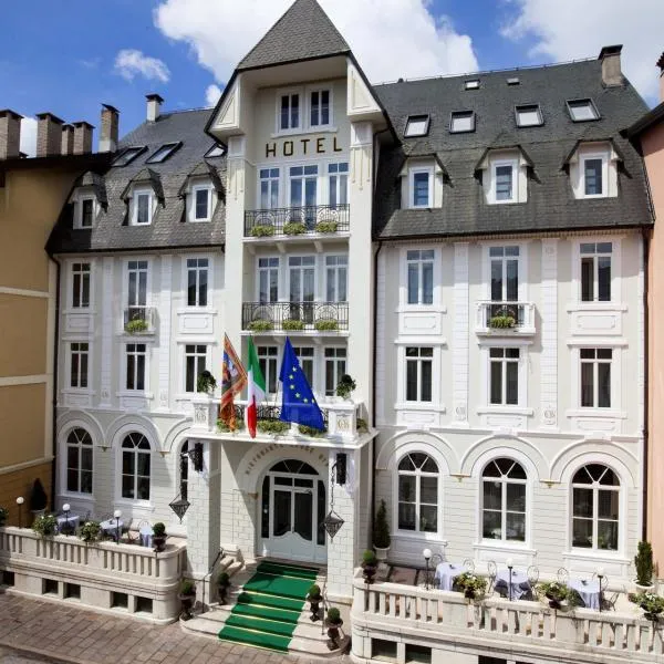 Hotel Croce Bianca，位于Rotzo的酒店