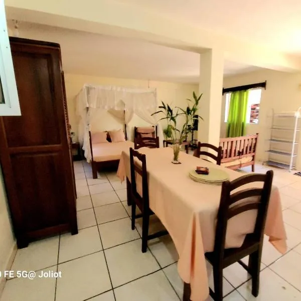 LA MARINA 2，位于Ambodifotatra的酒店