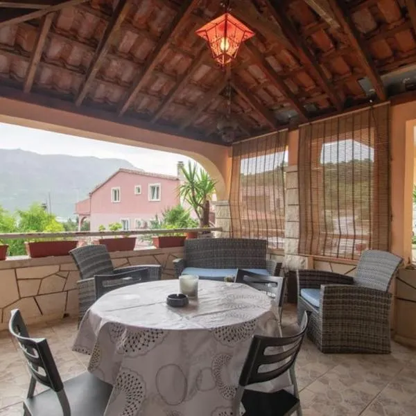 Tara，位于科尔丘拉的酒店