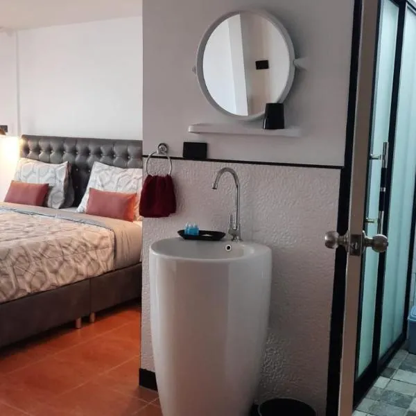 Happy Beach Jomtien Guesthouse，位于乔木提恩海滩的酒店