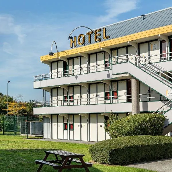 普瑞米尔贝图姆杜奇耶尔贝图姆经典酒店，位于Houdain的酒店