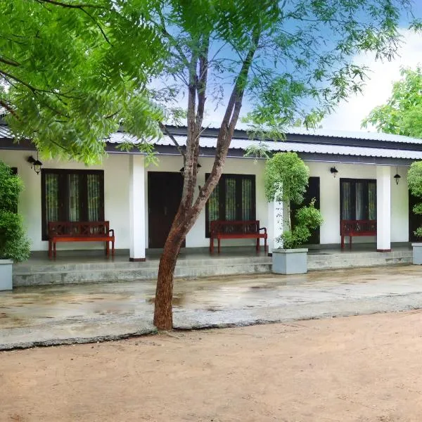 Flying Peacock Yala, Katharagama,，位于雅拉的酒店