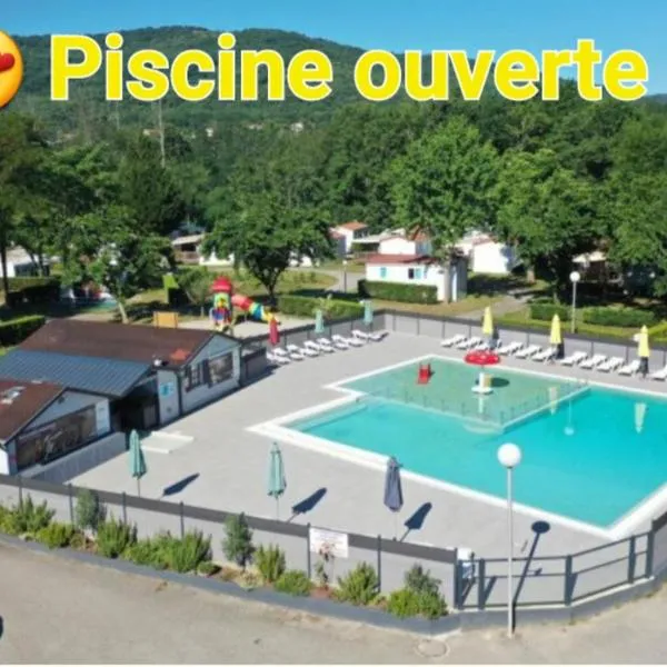 Chalet pour 5 personnes équipé sur emplacement privatif dans camping 4 étoiles appartenant et géré par un particulier，位于Gudas的酒店