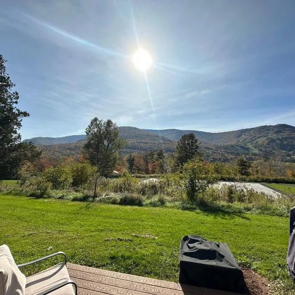 Hunter Mountain Retreat Incredible Views, Pool, Fire Pit，位于亨特的酒店