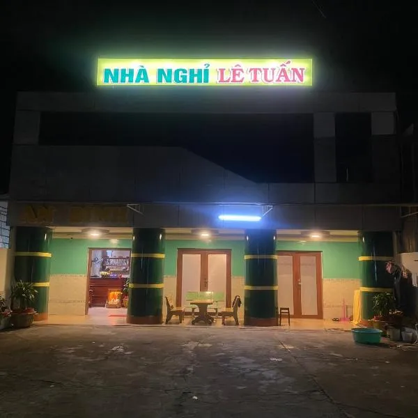 NHÀ NGHỈ LÊ TUẤN，位于Chợ Mới的酒店