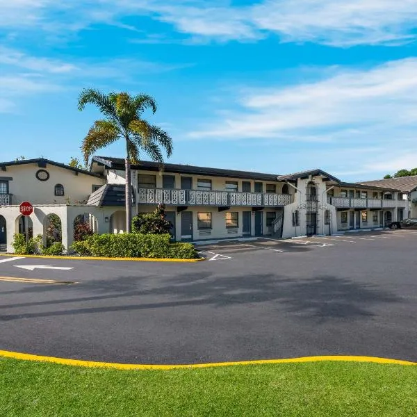 Quality Inn & Suites Altamonte Springs Orlando-North，位于卡西贝利的酒店