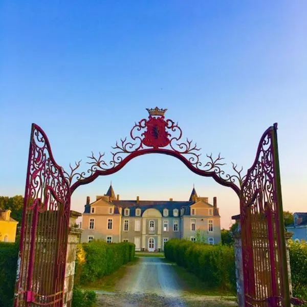 La Chambre Verte - Château de la Chauvelière，位于Joué-sur-Erdre的酒店