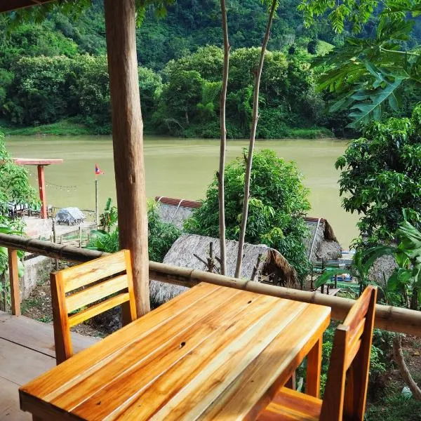 Meexok river view，位于Ban Nakok的酒店