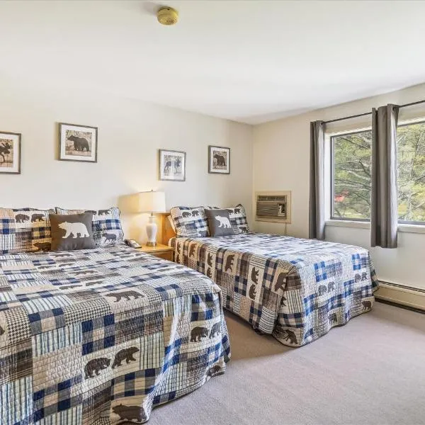 Cedarbrook Two Double bed Standard Hotel room 219，位于基灵顿的酒店